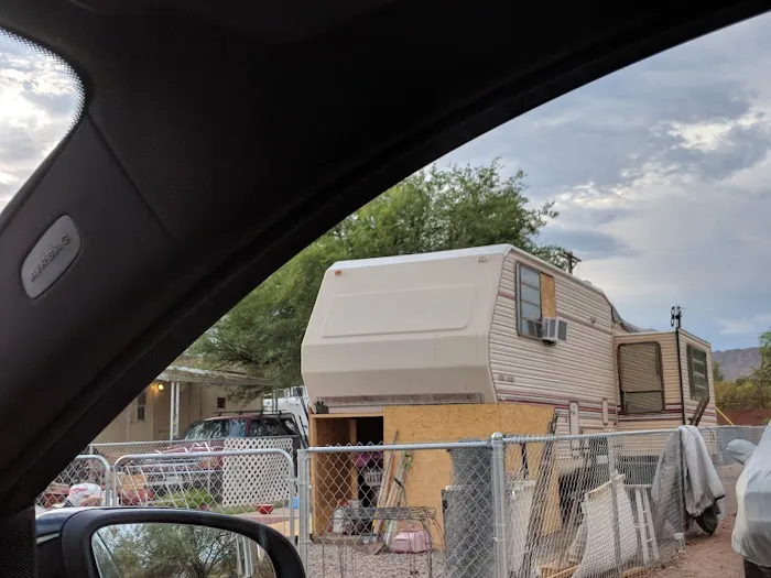 Apache Mobile Home and RV Park Picture 4