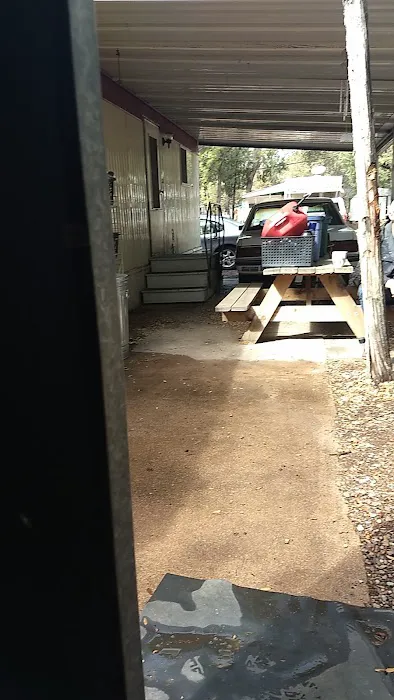 Oak Mobile Home Park Picture 8