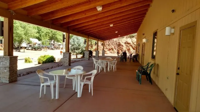 Lamplighter RV Resort Picture 2