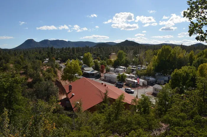 Lamplighter RV Resort Picture 4