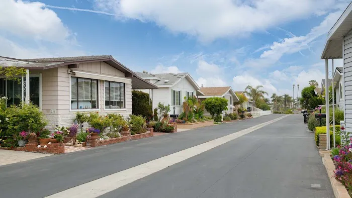 Palos Verdes Shores MH & Golf Community Picture 2