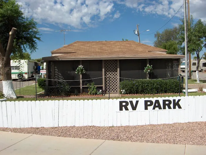 Desertaire Adult RV Park Picture 2