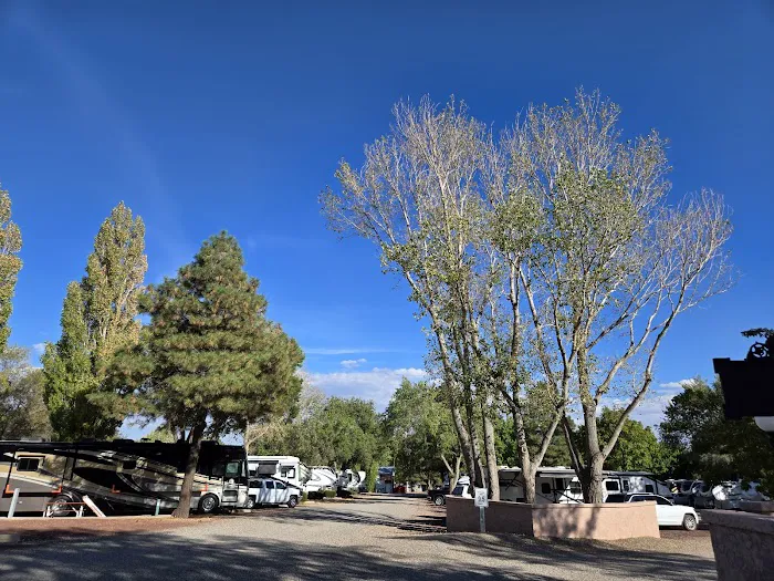 J & H RV Park Picture 3