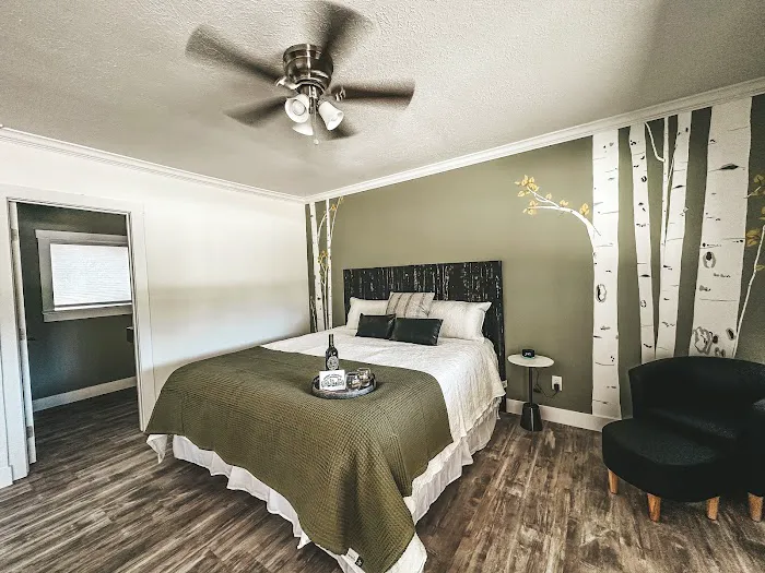 Woody Mountain Campground and Bed & Breakfast Picture 8