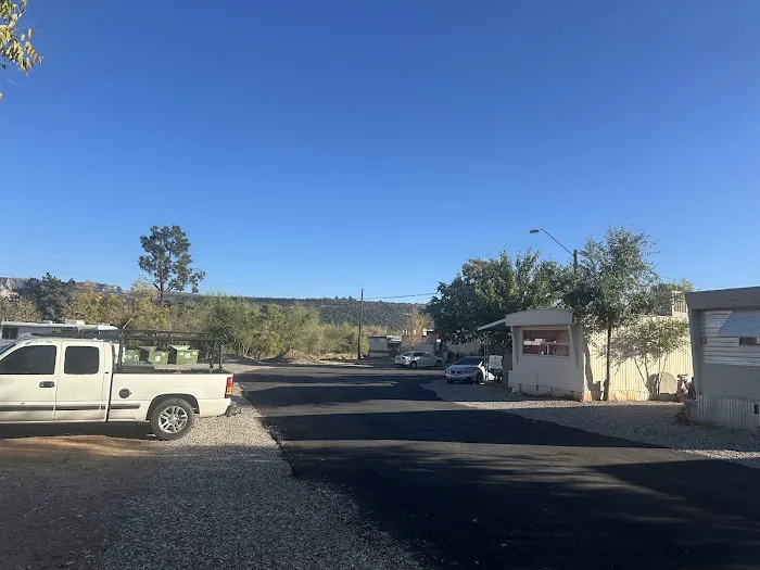 Windsong Mobile Home Park Picture 5