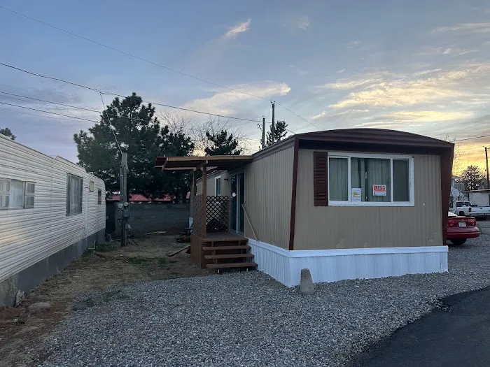 Windsong Mobile Home Park Picture 2