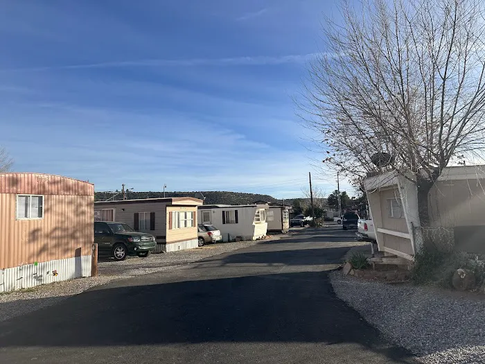 Windsong Mobile Home Park Picture 7