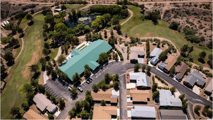 On The Greens Picture 3