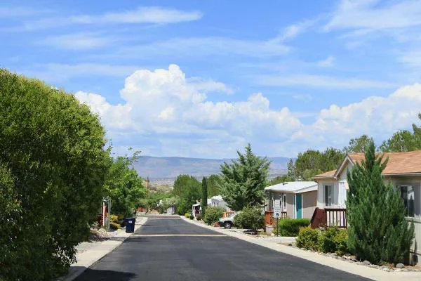 Cottonwood Heights Manufactured Home Community Picture 3