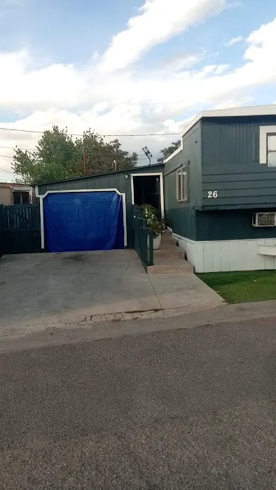 Royal Mobile Home Park Picture 1