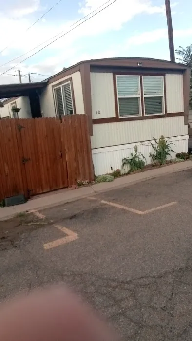 Royal Mobile Home Park Picture 3