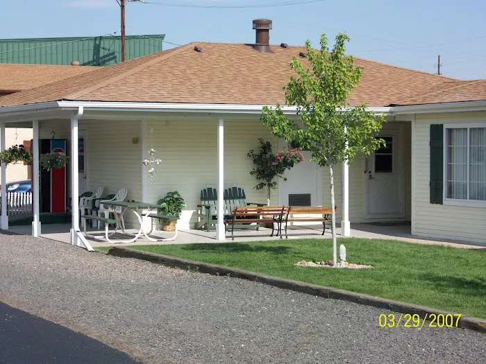 Applewood RV Resort by Rjourney Picture 6