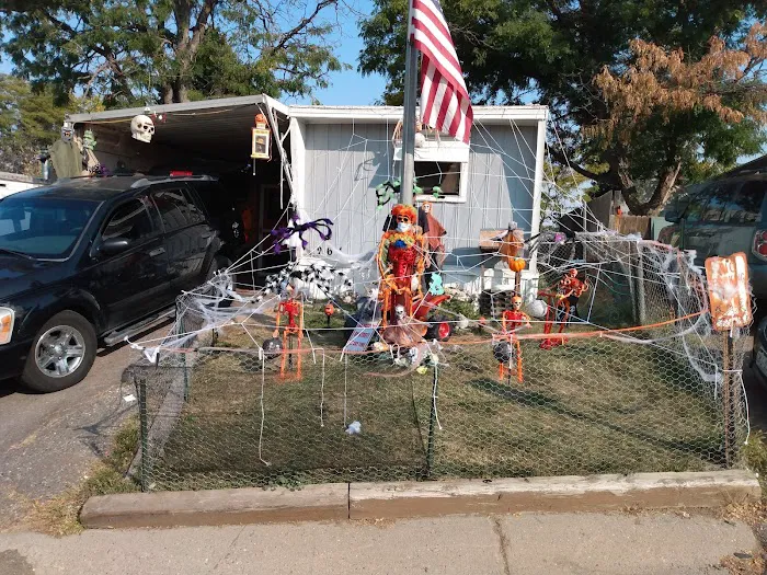 Highview Mobile Home Community Picture 9