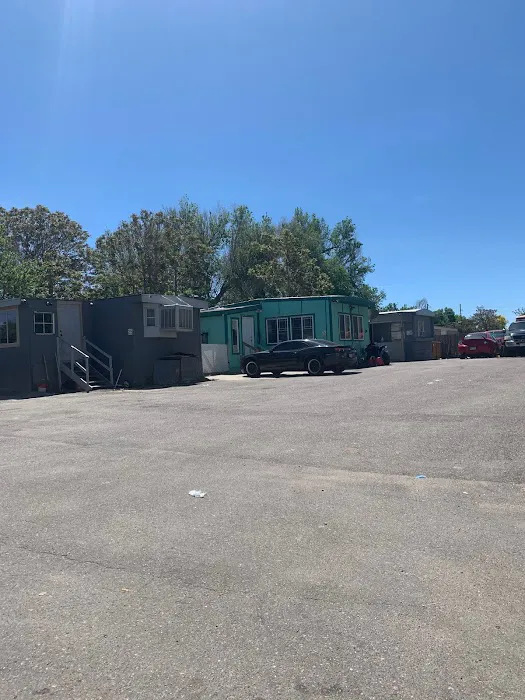 Mile High Mobile Home Park Picture 4