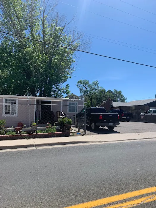 Mile High Mobile Home Park Picture 5