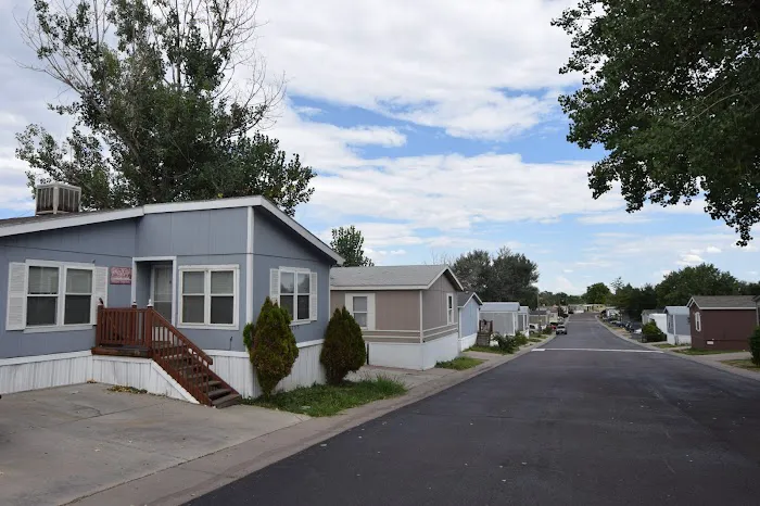 Redwood Estates Manufactured Home Community Picture 3