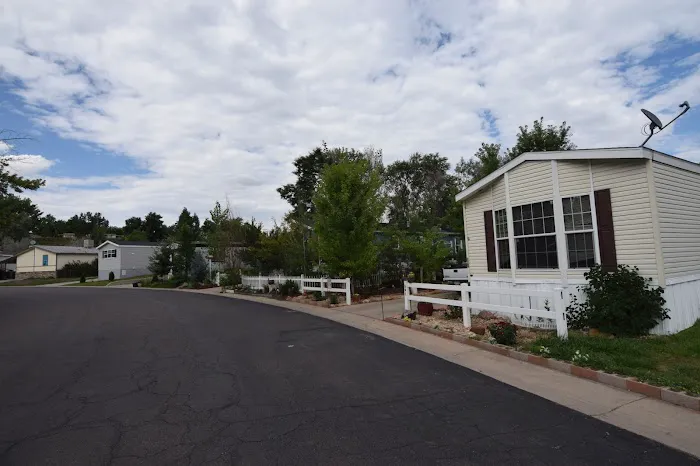 Redwood Estates Manufactured Home Community Picture 9
