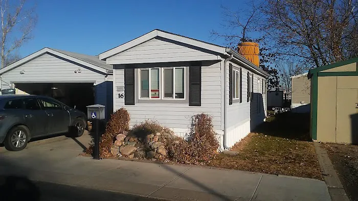 Valley Village Manufactured Home Community Picture 3