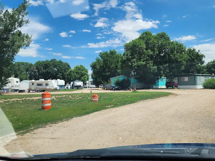 B & B Mobile & Rv Park Picture 3