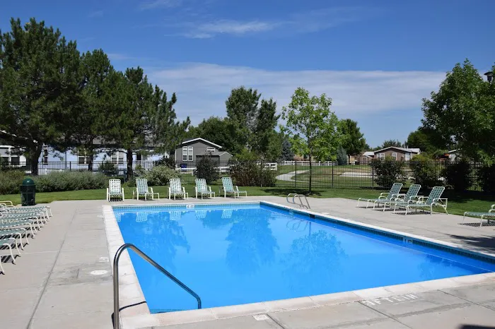 Longview Manufactured Home Community Picture 2