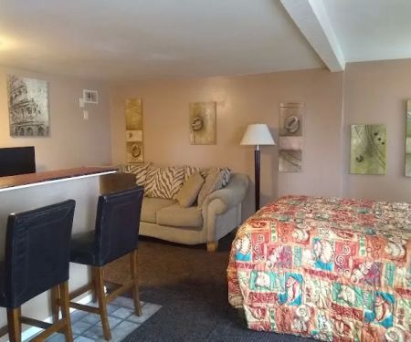 Countrywood Inn & RV Park