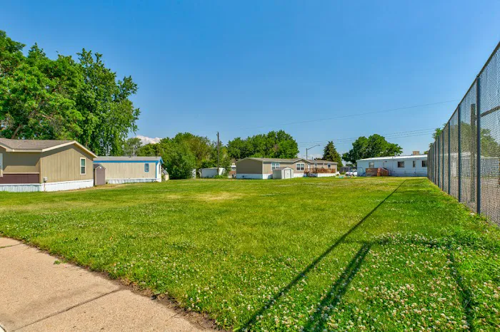 Country Estates Mobile Home Park Picture 4