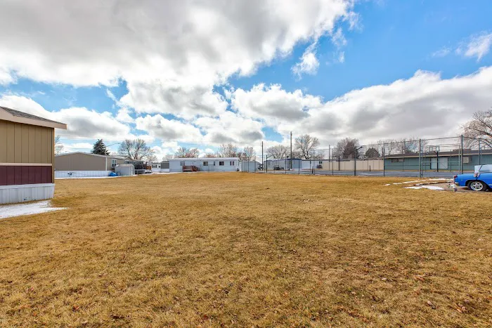 Country Estates Mobile Home Park Picture 9