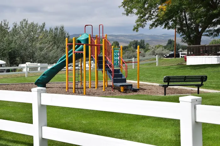 Loveland Manufactured Home Community Picture 3