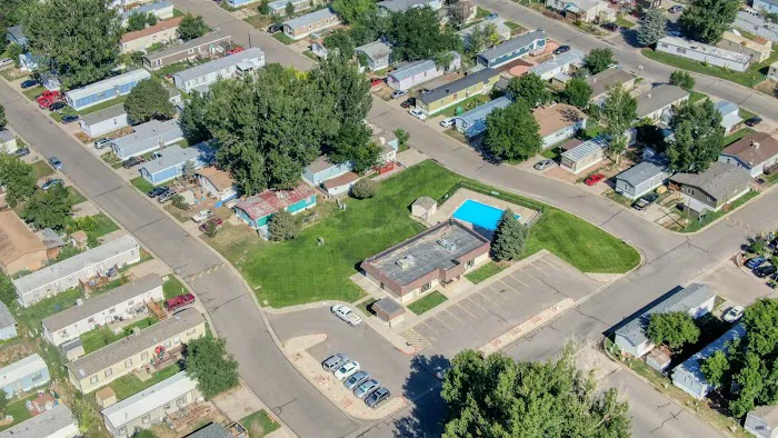 Collins Aire Mobile Home Park Picture 3