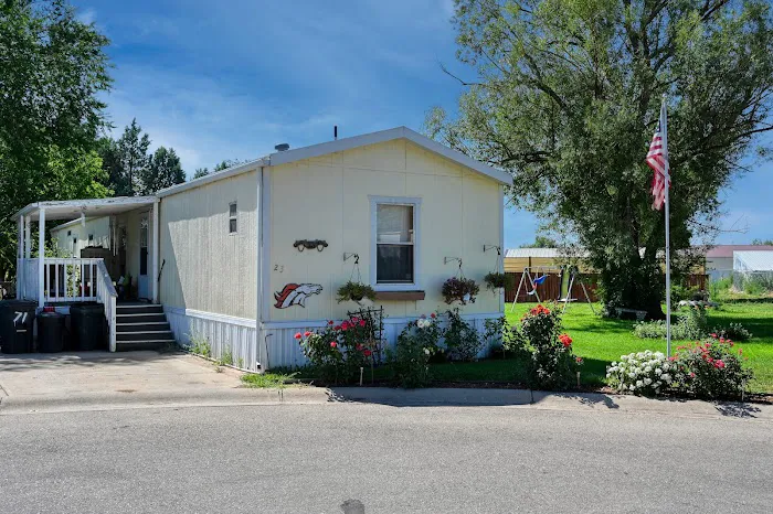 Collins Aire Mobile Home Park Picture 5