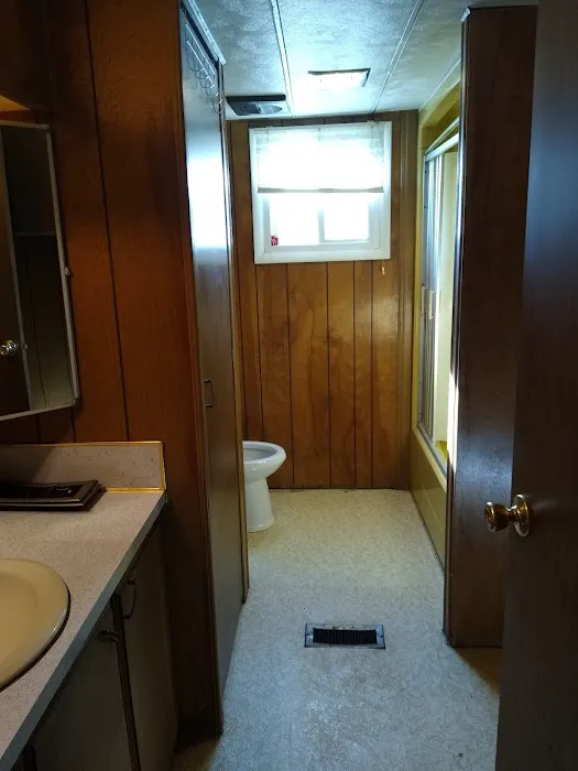 Deer Lake Manufactured Home Community Picture 4