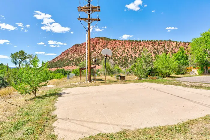 Mountain Valley Mobile Home Park Picture 4