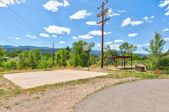 Mountain Valley Mobile Home Park Picture 9