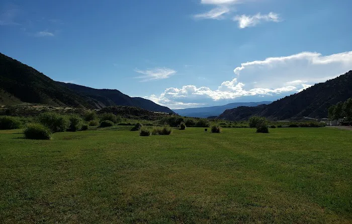 River Dance RV Resort Picture 4