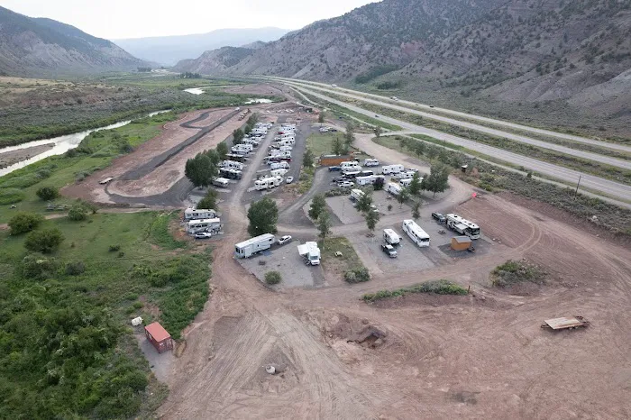 River Dance RV Resort Picture 5