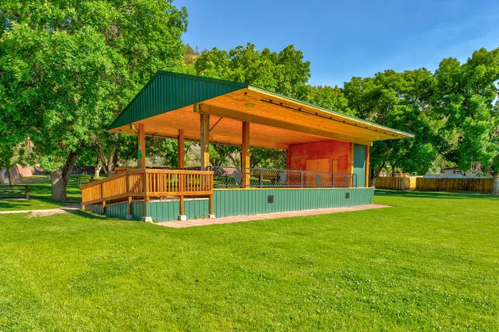 Apple Tree Park Picture 2