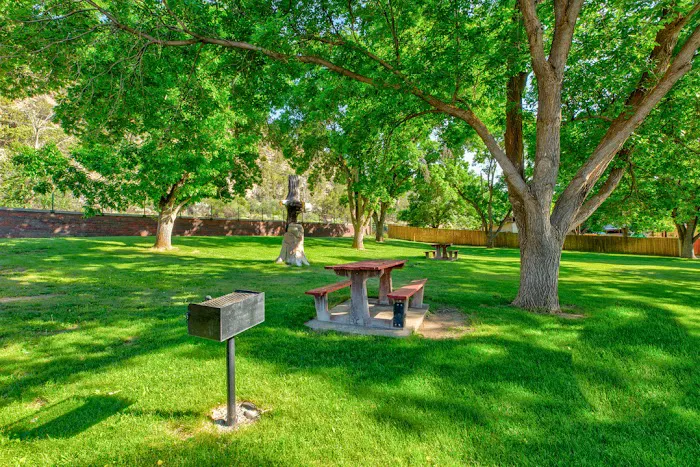 Apple Tree Park Picture 4