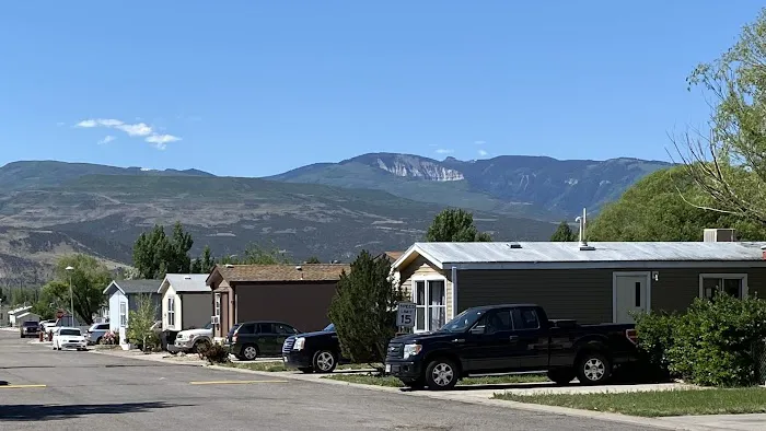 King's Crown Mobile Home Park Picture 4