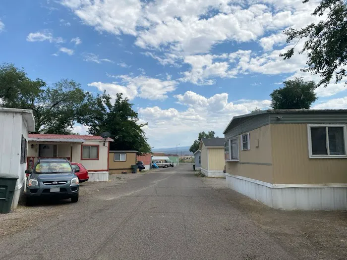 Westlake Mobile Home Park Picture 6