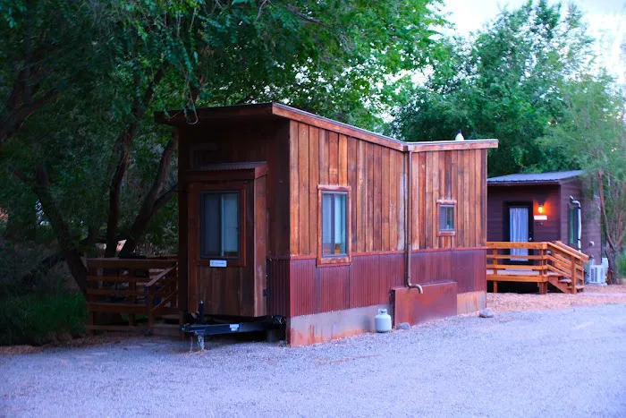 Cedar Creek Lodging & RV Park Picture 3