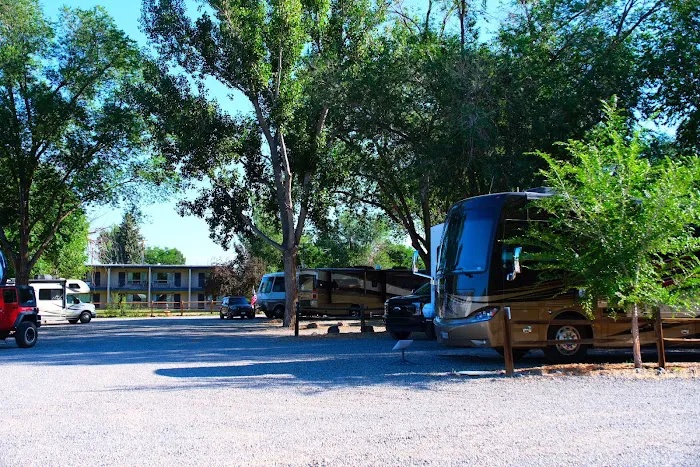 Cedar Creek Lodging & RV Park Picture 4