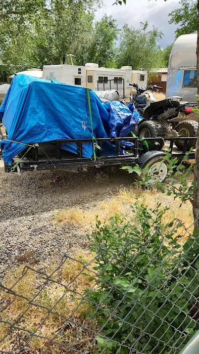 Grand Rivers Mobile Home Park Picture 4