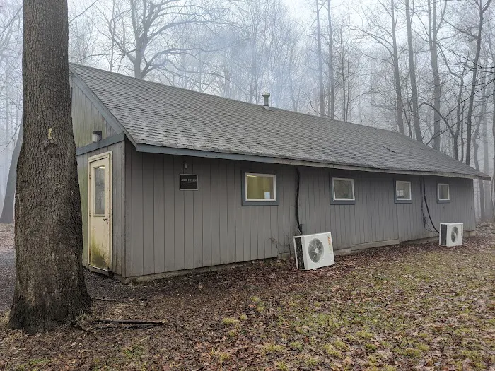 Julie Y Cabin Picture 1