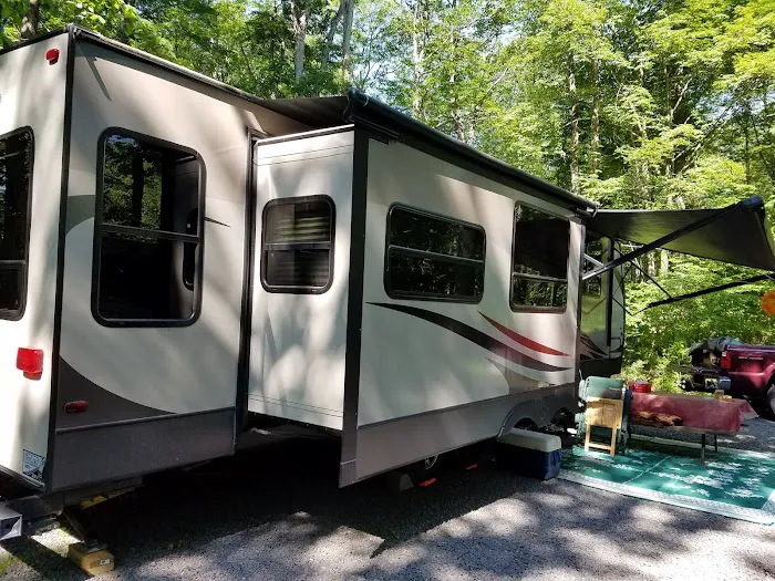 Colonial Woods Family Camping Resort Picture 3