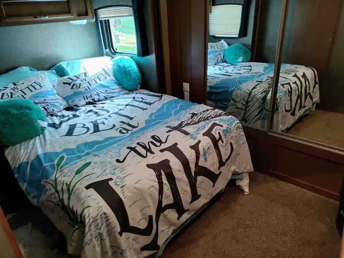 Lake Kandle Picture 1