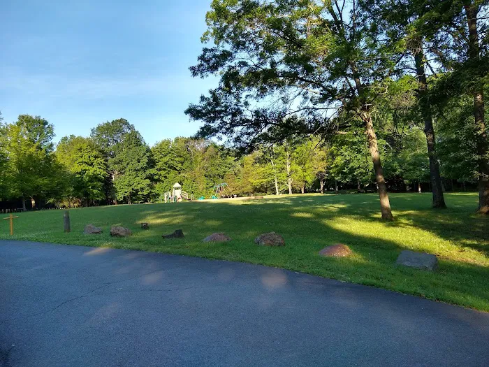 Lake Towhee Camp Grounds Picture 2