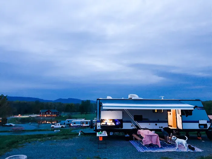 Jellystone Park™ Gardiner Picture 5