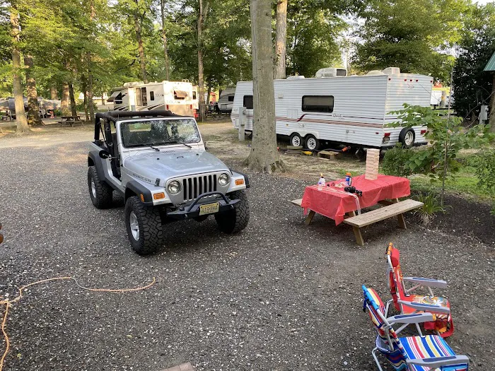 Four Seasons Family Campground Picture 8