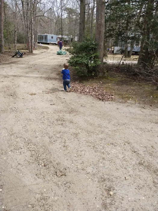 Lazy River Campground Picture 5