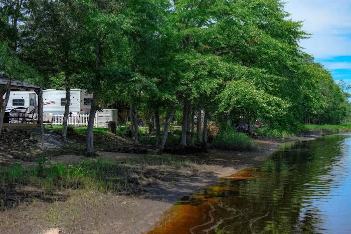 Scenic Riverview Campground Picture 6